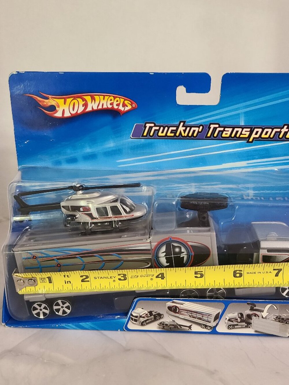 Hot Wheels Truckin Transporters Global Surveillance with Helicopter - Picture 11 of 11